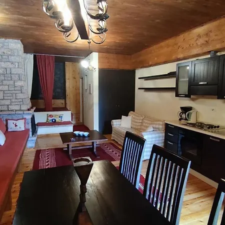 Traditional Cozy In Livadi Parnassos Kalívia