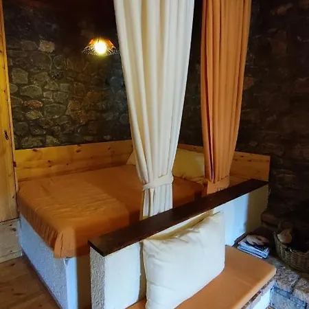 Traditional Cozy In Livadi Parnassos