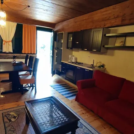 Traditional Cozy In Livadi Parnassos Apartment *