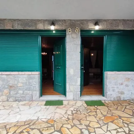 Traditional Cozy In Livadi Parnassos